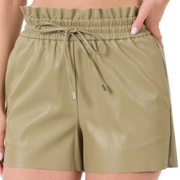 🫒NWT We love Bella Pleather High Waist Shorts🫒 - Picture 1 of 6